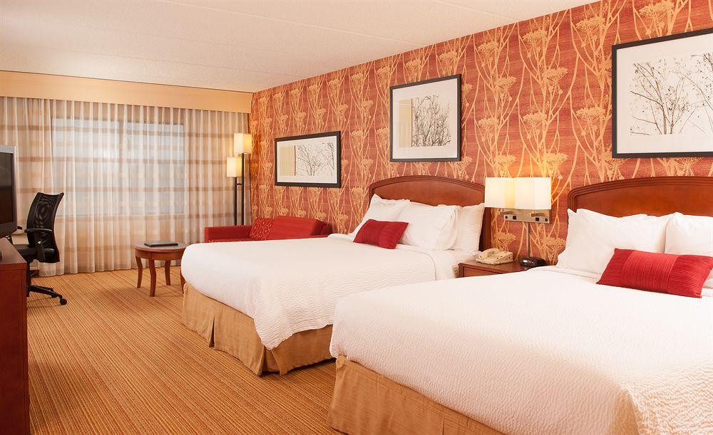 Courtyard By Marriott Charlotte Gastonia Hotel Екстериор снимка