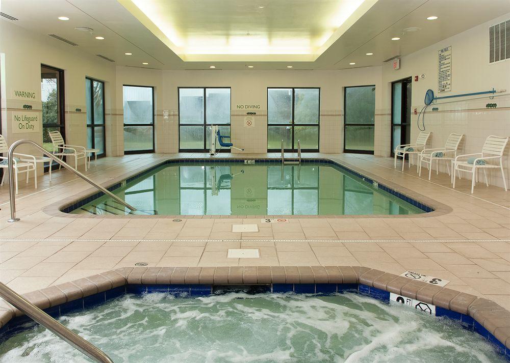 Courtyard By Marriott Charlotte Gastonia Hotel Екстериор снимка