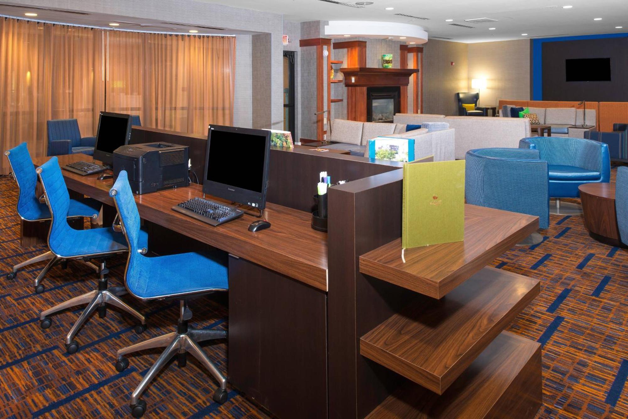 Courtyard By Marriott Charlotte Gastonia Hotel Екстериор снимка