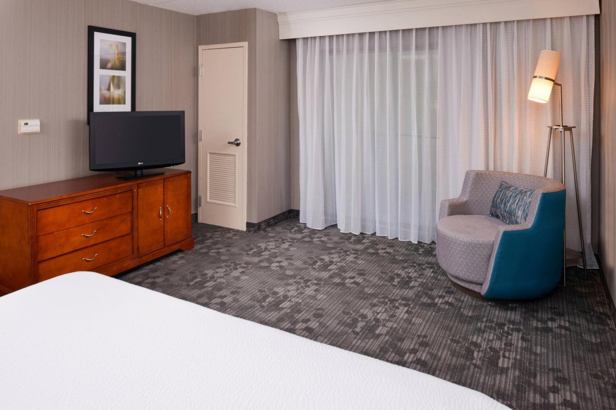 Courtyard By Marriott Charlotte Gastonia Hotel Екстериор снимка