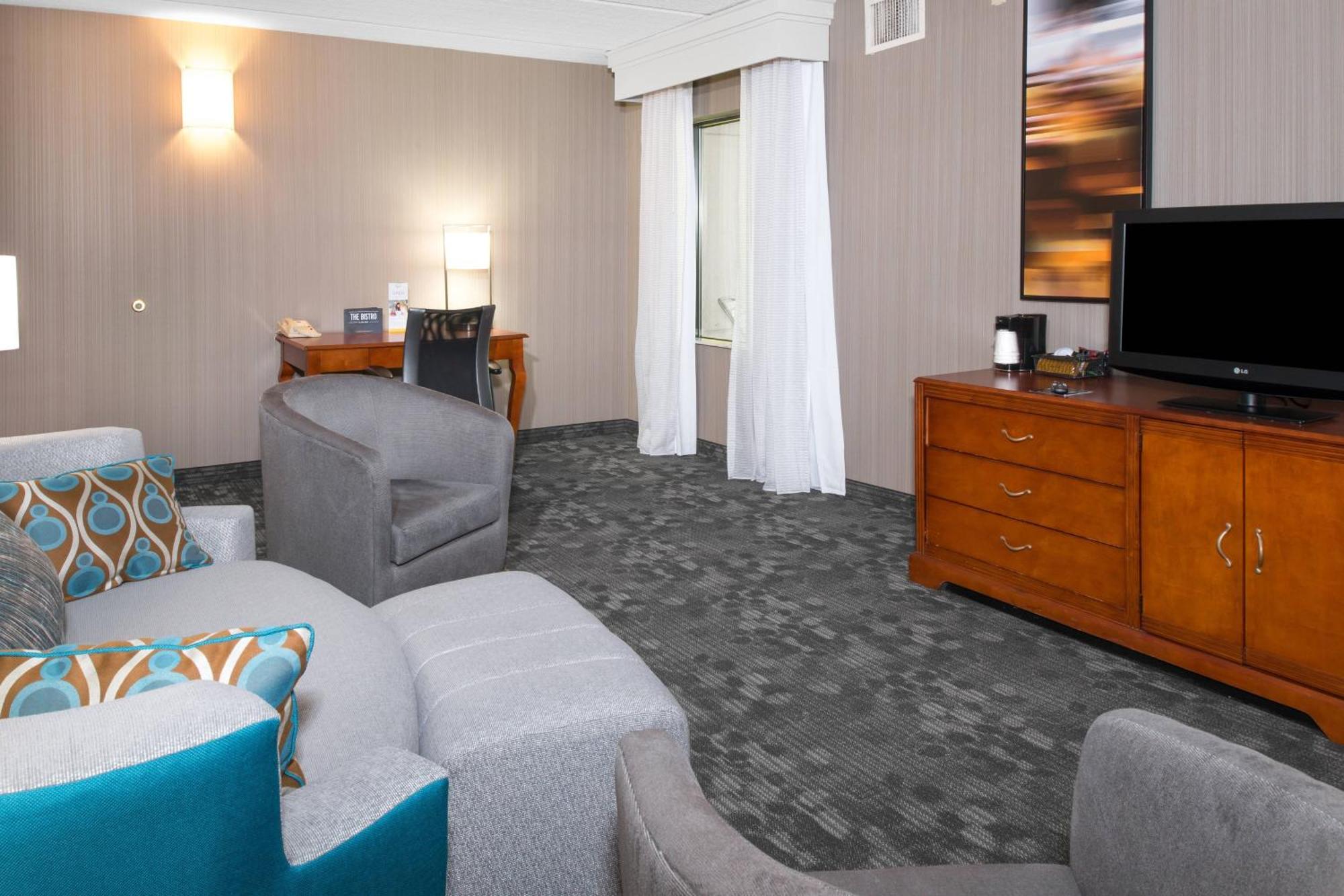 Courtyard By Marriott Charlotte Gastonia Hotel Екстериор снимка