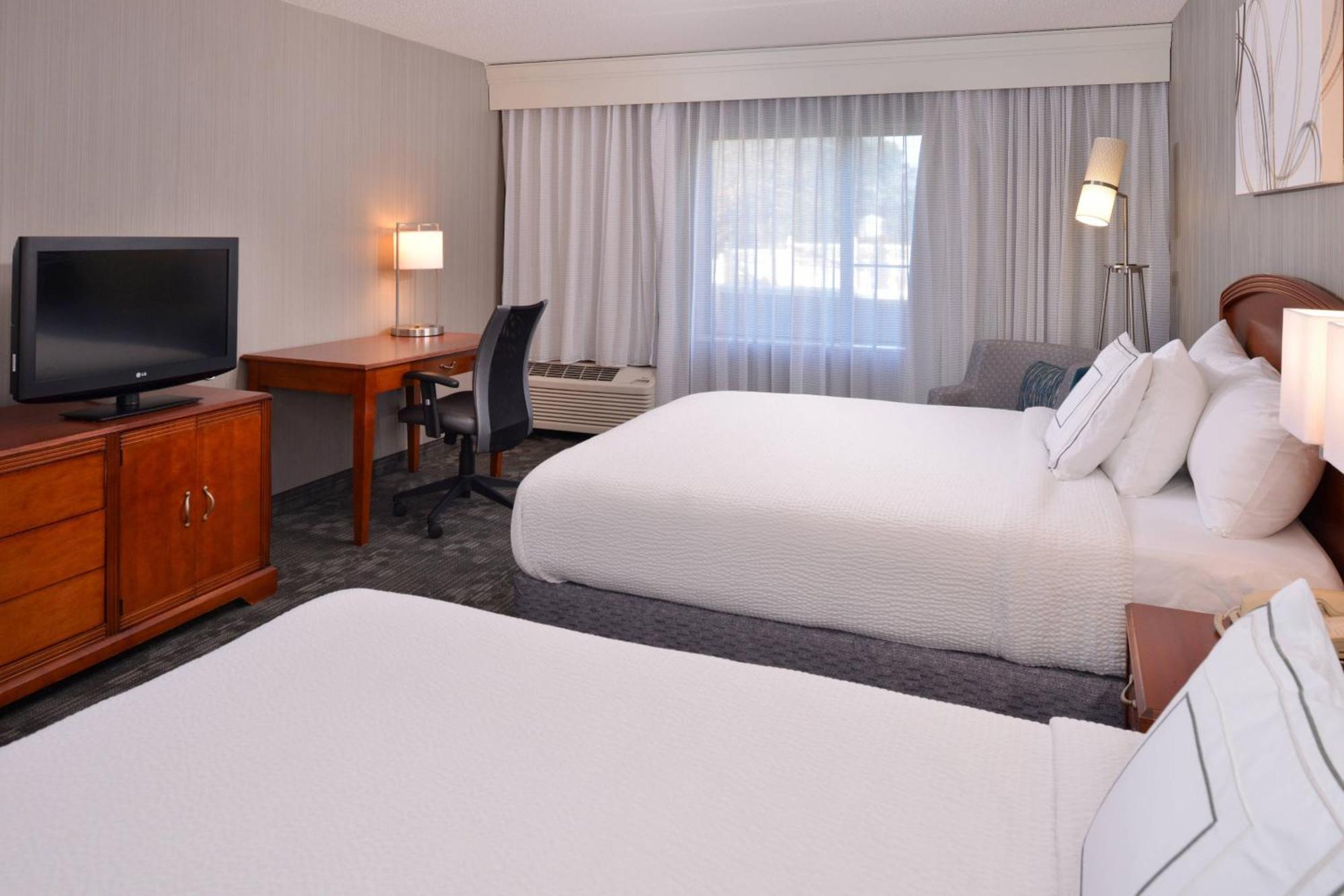 Courtyard By Marriott Charlotte Gastonia Hotel Екстериор снимка