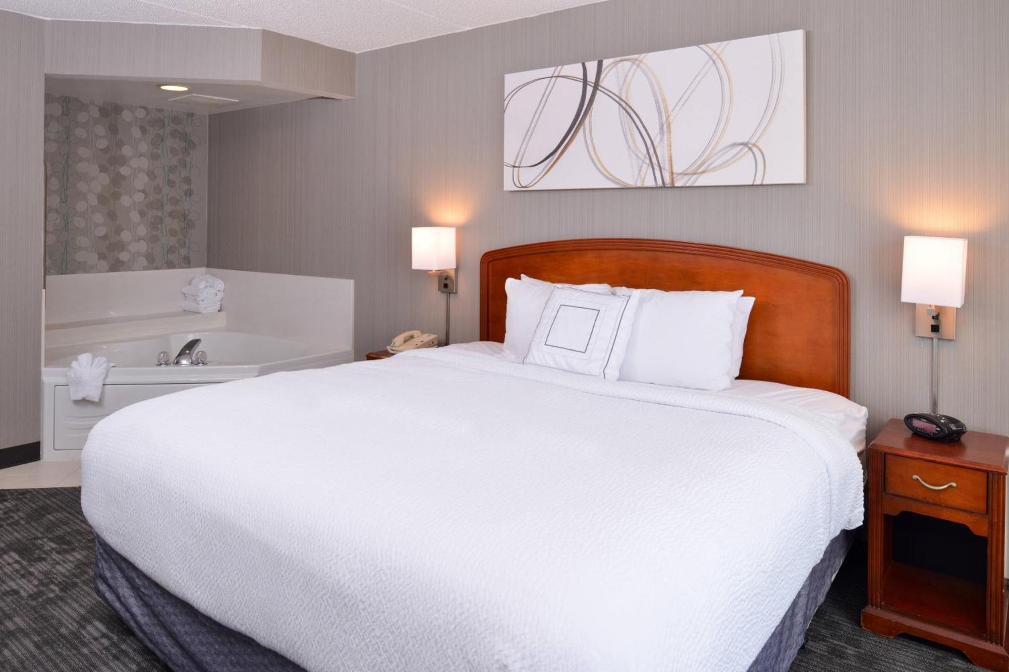 Courtyard By Marriott Charlotte Gastonia Hotel Екстериор снимка