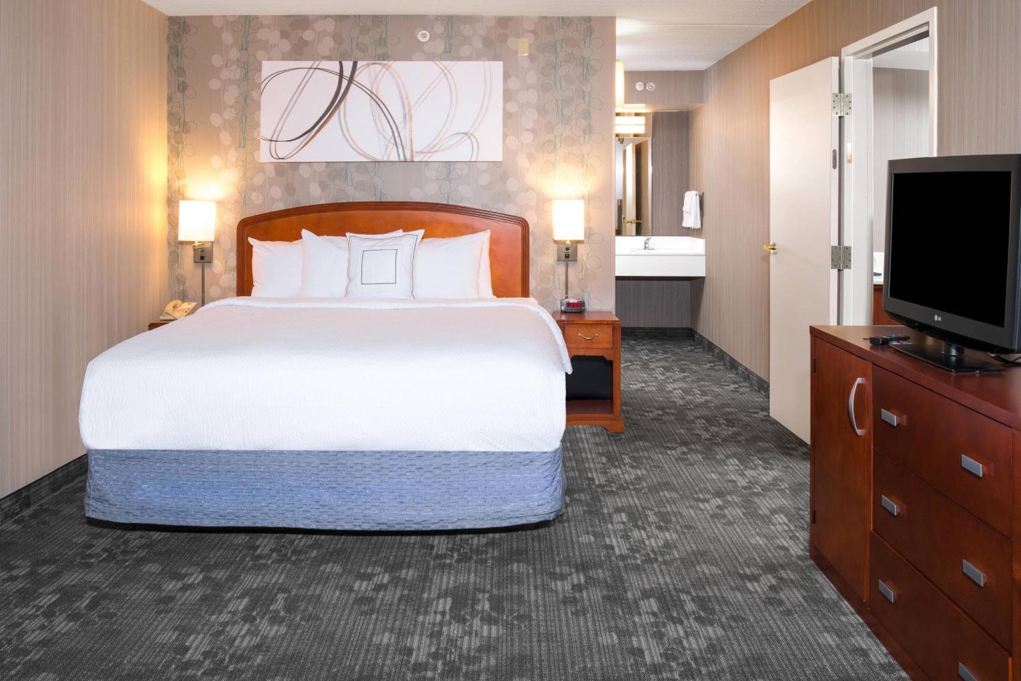Courtyard By Marriott Charlotte Gastonia Hotel Екстериор снимка