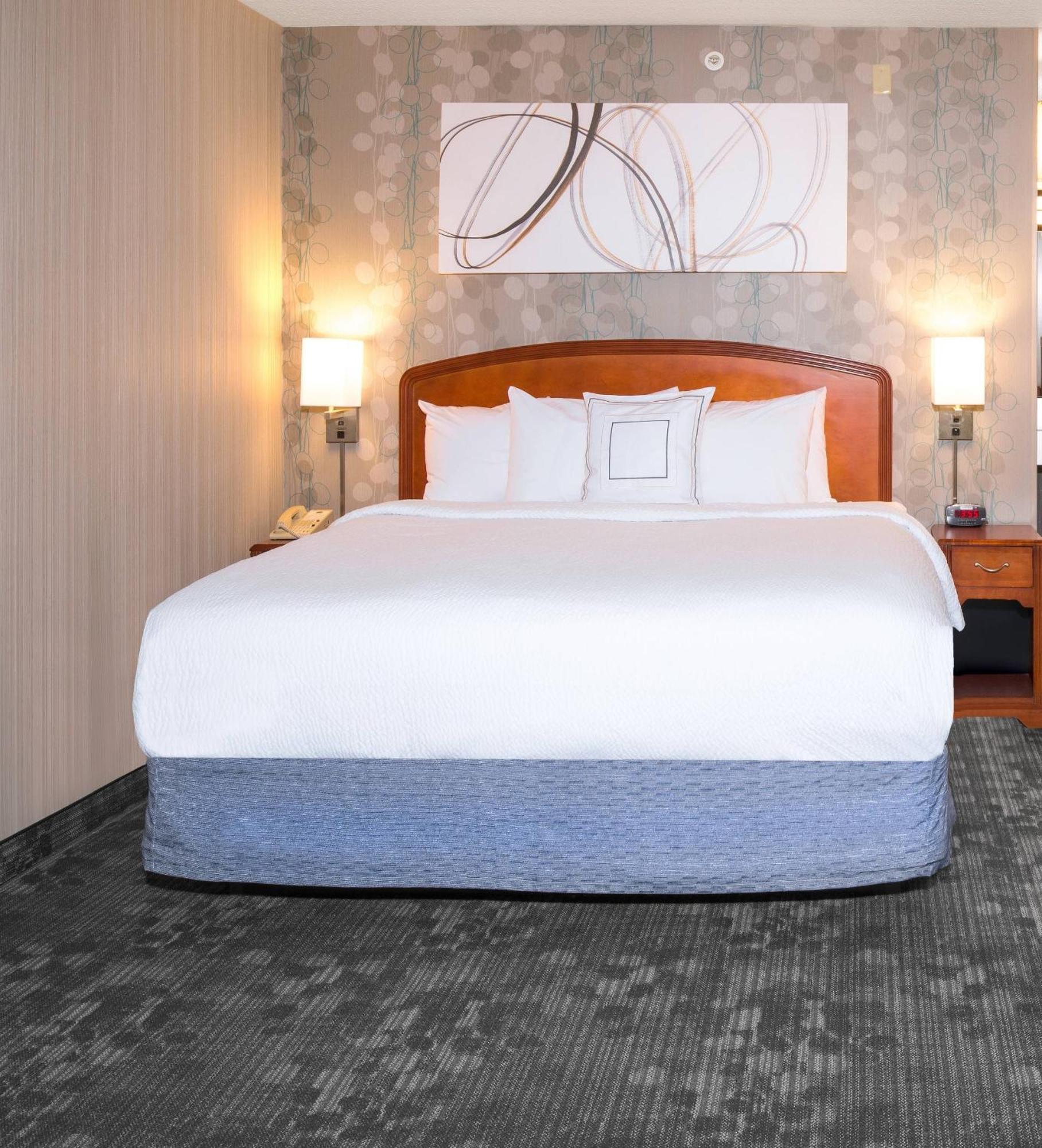 Courtyard By Marriott Charlotte Gastonia Hotel Екстериор снимка