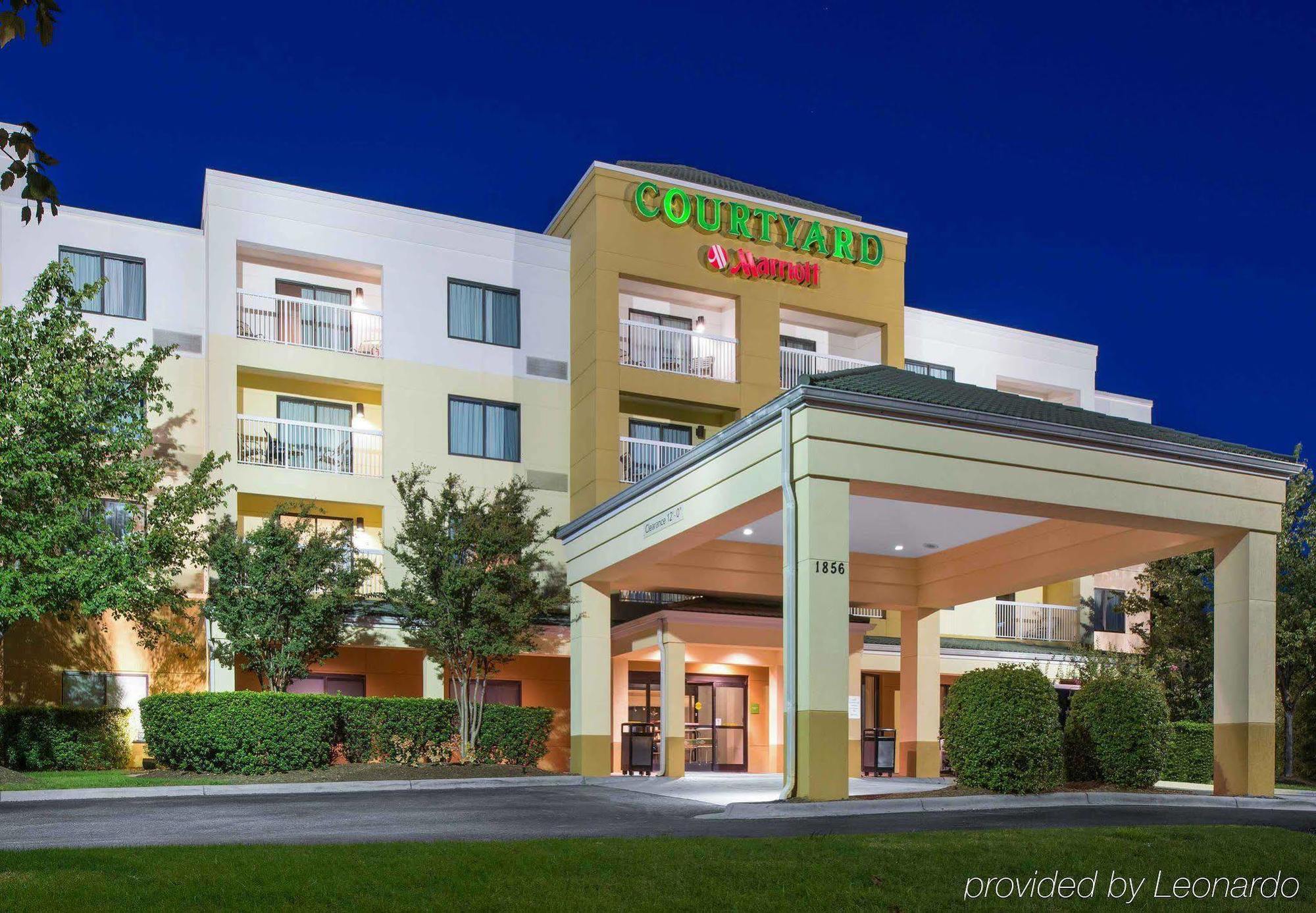 Courtyard By Marriott Charlotte Gastonia Hotel Екстериор снимка