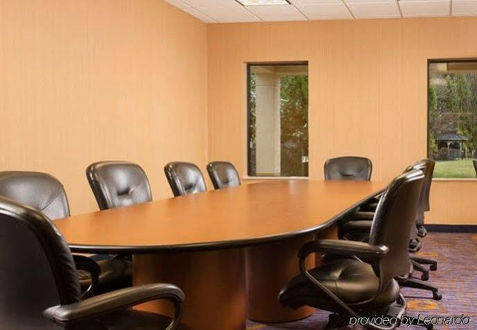 Courtyard By Marriott Charlotte Gastonia Hotel Екстериор снимка